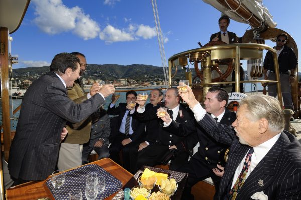 inaugurazione con autorità civili, militari ed ecclesiastiche